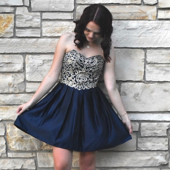 Meet your Posher, Caitlin - Picture 1 of 1